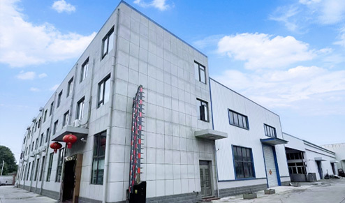 <p>揚(yáng)州信之諾機(jī)械有限公司是中國(guó)飲料工業(yè)協(xié)會(huì)，中國(guó)酒業(yè)協(xié)會(huì)，中國(guó)食品工業(yè)協(xié)會(huì)啤酒專(zhuān)業(yè)委員會(huì)會(huì)員單位。公司地處京杭大運(yùn)河畔，千年古驛高郵城南工業(yè)區(qū)。</p><p>公司自創(chuàng)辦以來(lái)堅(jiān)持以“質(zhì)量是企業(yè)的生命”的服務(wù)理念，為啤酒、黃酒、白酒、調(diào)味品、飲料、生物化工等行業(yè)提供各種成套設(shè)備。受到了百事可樂(lè)、農(nóng)夫山泉、達(dá)利園、青島啤酒集團(tuán)、華潤(rùn)啤酒集團(tuán)、燕京啤酒集團(tuán)、鎮(zhèn)江香醋、老大同、淘大醬油、古越龍山、會(huì)稽山黃酒等國(guó)內(nèi)外知名廠(chǎng)家的一致好評(píng)。本公司堅(jiān)持以專(zhuān)業(yè)/創(chuàng)新/誠(chéng)信為宗旨，于全國(guó)各地新老客戶(hù)攜手合作共創(chuàng)美好未來(lái)。</p>